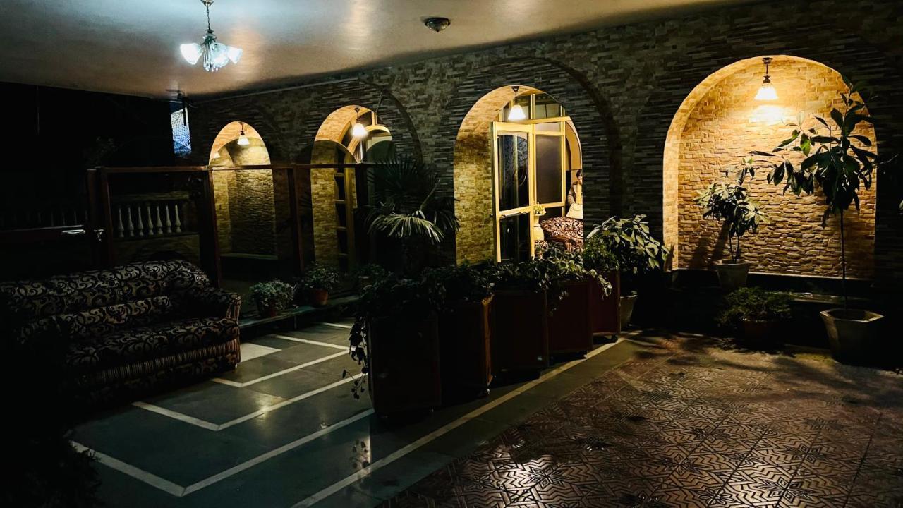 Hotel International Srinagar Ngoại thất bức ảnh