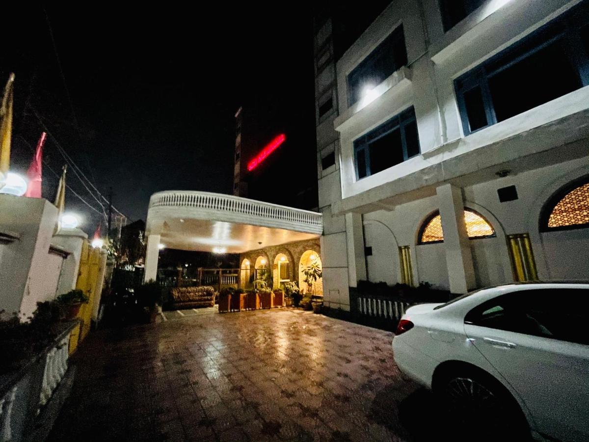 Hotel International Srinagar Ngoại thất bức ảnh