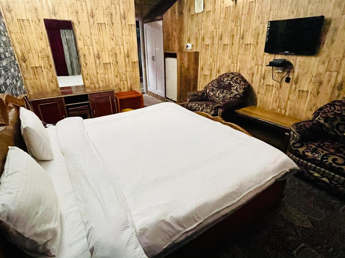 Hotel International Srinagar Ngoại thất bức ảnh