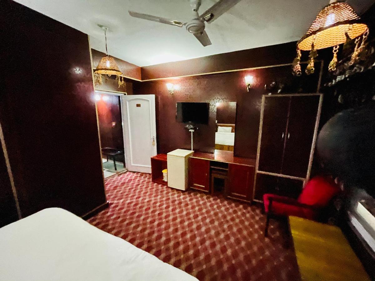 Hotel International Srinagar Ngoại thất bức ảnh