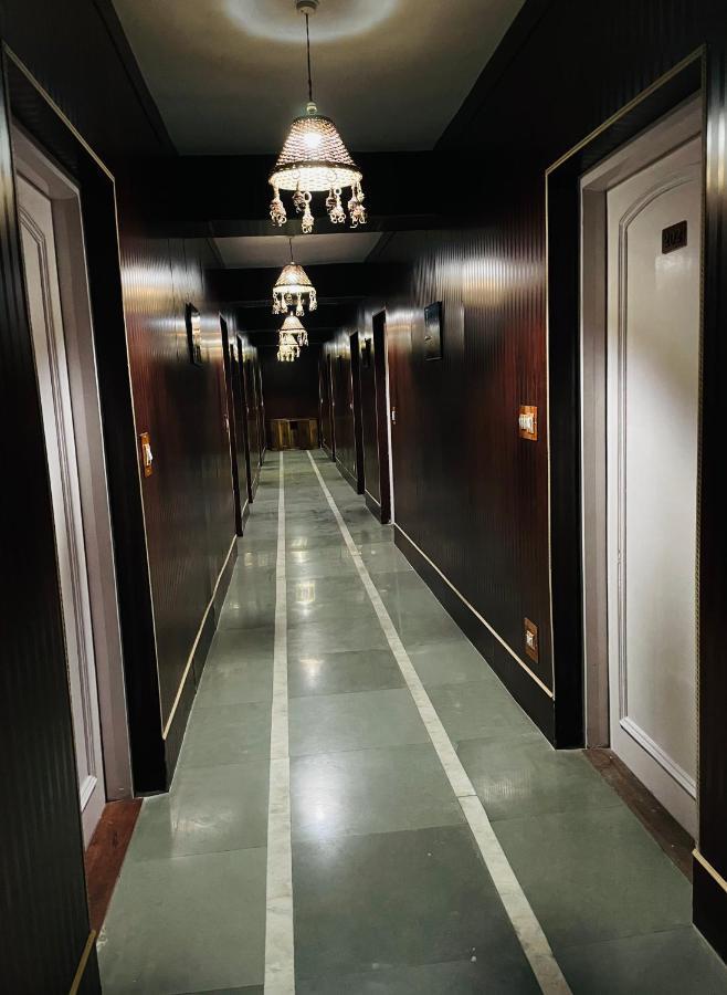 Hotel International Srinagar Ngoại thất bức ảnh