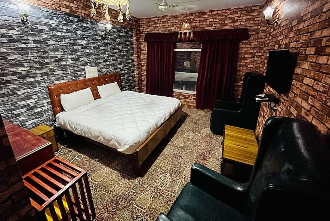 Hotel International Srinagar Ngoại thất bức ảnh
