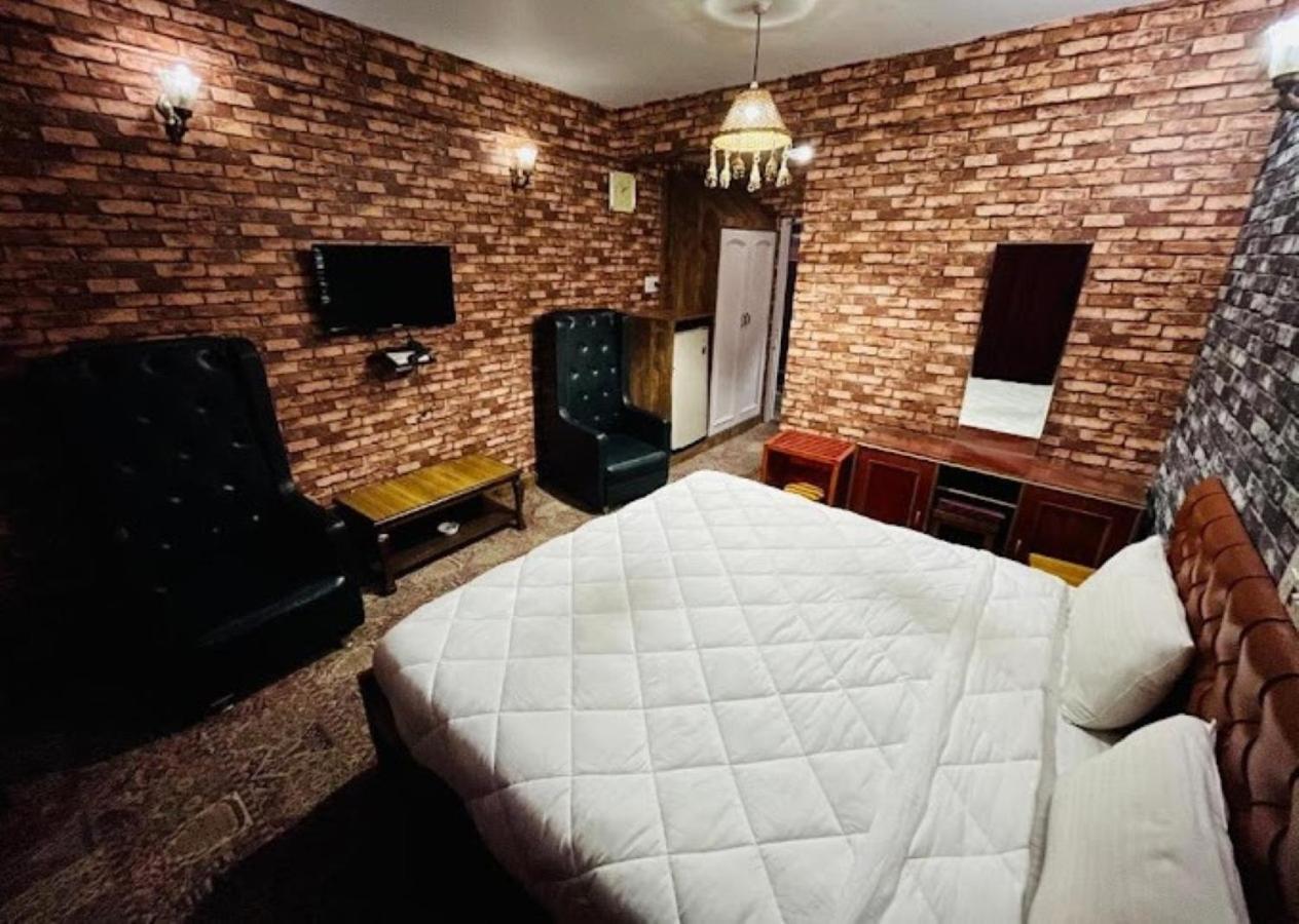Hotel International Srinagar Ngoại thất bức ảnh