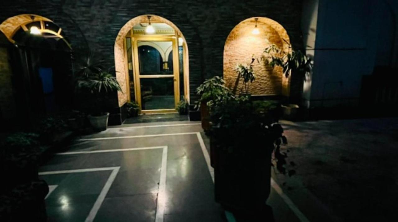 Hotel International Srinagar Ngoại thất bức ảnh