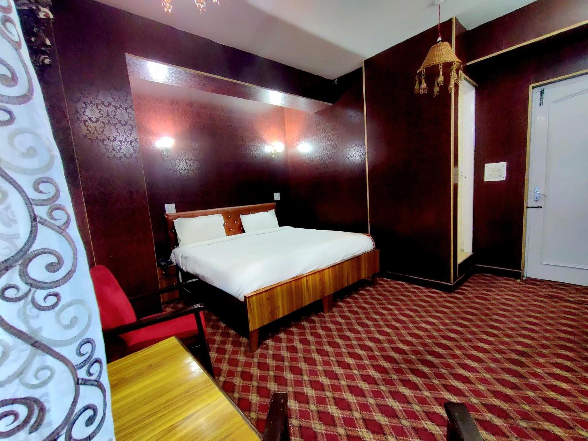 Hotel International Srinagar Ngoại thất bức ảnh